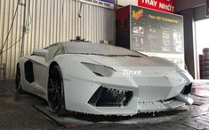 Cận cảnh siêu xe mui trần Lamborghini Aventador của người chơi lan đột biến mới cùng MC Quyền Linh ủng hộ 2 tỷ đồng chống dịch Covid-19