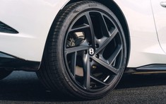 Hãng Bentley phải mất 1 tuần mới sơn xong 1 vành la-zăng của siêu phẩm Mulliner Bacalar