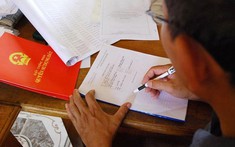Người dân TP.HCM được ký cấp sổ đỏ trong 24 giờ