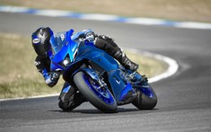 Chi tiết xe Sport bike mới toanh Yamaha R7 2021 với động cơ hơn 70 mã lực, giá "chát"