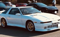 Người đàn ông rao bán Toyota Supra 1989 để có tiền trả phí y tế cho mèo của mình, nhưng may gặp "quý nhân"