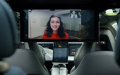 Chiêm ngưỡng màn hình phía sau cỡ 27 inch cực lớn trong xe điện Faraday Future FF91