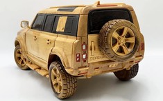 Theo dõi thợ mộc Việt Nam khéo léo chế tác một chiếc Land Rover Defender 2021