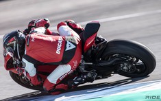 Vì sao siêu mô tô như Honda CBR1000RR-R lại phải có yên 2 tầng?