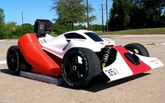 YouTuber tự chế xe điều khiển từ xa có thể gia tốc 0-96 km/h nhanh hơn cả Tesla Roadster thế hệ mới