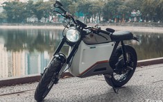 Video: Ngỡ ngàng với phiên bản "lột xác" từ xe điện Dat Bike Weaver của xưởng độ Việt Zife Design
