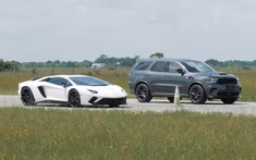 SUV 3 hàng ghế Dodge Durango độ 1.000 mã lực "hạ nhục" Lamborghini Aventador trên đường đua drag