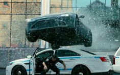 Aston Martin đã hy sinh 30 chiếc xe cho bộ phim "Infinite” mới của nam diễn viên Mark Wahlberg