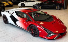 Đại lý Lamborghini Thụy Sĩ khoe siêu xe giới hạn Sian với cách phối màu 2 "thái cực"