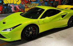 Ferrari F8 Tributo thứ 3 về nước trở nên lạ lẫm với bộ áo xanh neon