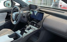 Ảnh thực tế Toyota bZ4X, chưa thấy chiếc xe Toyota nào đẹp thế này!