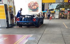 Hoàng tử Malaysia bí mật tậu siêu xe Ford GT thế hệ mới với màu xanh tuyệt đẹp