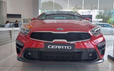 Đại lý giảm giá sốc cho Kia Cerato nhằm "nốc ao" Hyundai Elantra và Mazda 3 hay là đón "gió mới"