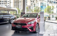 Kia Cerato giảm giá mạnh, giật khách của Toyota Vios, Honda City