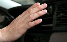 Cần làm gì khi điều hòa ô tô không mát hoặc lâu mát?