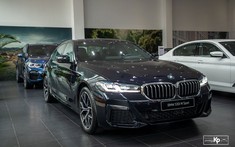 Ảnh thực tế BMW 530i M-Sport 2021 tại đại lý Việt Nam, giá gần 3,3 tỷ đồng