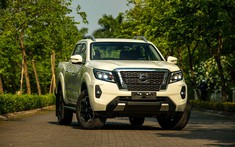 Chốt giá 895 triệu đồng, Nissan Navara 4WD 2021 có gì đấu Ford Ranger?