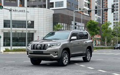 Toyota Land Cruiser Prado đăng ký 2021, chạy lướt bán lại đắt hơn giá niêm yết, có đáng mua?