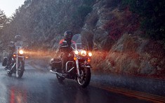 Xe chết máy khi lội nước ngập: Nguyên nhân và cách khắc phục
