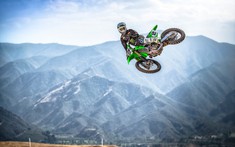 Cào cào chuyên nghiệp Kawasaki KX450 2022 chính thức ra mắt với nhiều thay đổi đẳng cấp