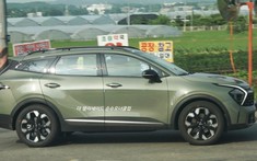 Kia Sportage 2022 bị bắt gặp trên đường phố với màu sơn xanh quân đội và đen nhám đẹp mắt