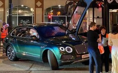 Video: Tiểu thư nhà triệu phú lái Bentley Bentayga "tạt đầu" tàu điện, gây tai nạn