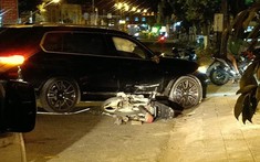 Đà Nẵng: Va chạm với SUV hạng sang BMW X7 đang lùi ra đường, thanh niên đi xe máy tử vong