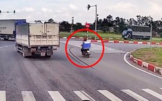 Video: Xe máy chạy nhanh qua ngã ba, va chạm với ô tô tải khiến 1 người tử vong tại Hà Nam