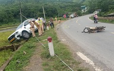 Video: Vượt ẩu, nam thanh niên đi xe máy đối đầu ô tô bán tải Ford Ranger trong tai nạn tại Hòa Bình