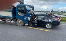 Thêm video quay khoảnh khắc ô tô con Toyota Vios đối đầu xe tải khiến 3 người tử vong tại Hưng Yên