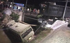Hưng Yên: Va chạm với xe đầu kéo, ô tô khách lao xuống sông, 7 người thương vong