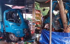 Video quay khoảnh khắc ô tô tải va chạm với xe khách rồi tông tử vong người đàn ông đi xe đạp tại Nam Định