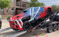 Theo dõi YouTuber một tay "hồi sinh" chiếc Chevrolet Corvette C8 được bán phế liệu