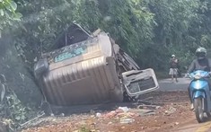 Video: Xe tải nát tươm cabin trên đèo Bảo Lộc, tài xế thoát chết thần kỳ