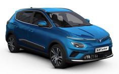 Ưu đãi chồng ưu đãi, khách Việt đặt mua VinFast VF e34 sẽ được tặng 100% lệ phí trước bạ