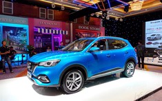 Bão giảm giá, loạt xe Hot chấp nhận "cắt phế" 200 triệu đồng cho khách mua
