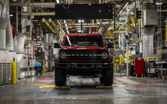 Xe hot Ford Bronco bị khách hàng phàn nàn vì mui xe nhanh xuống cấp dù mới mua