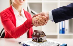 Môi giới đua nhau “cắt máu” thời dịch