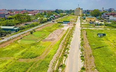 Thị trường đóng băng, nhà đầu tư “ngồi” trên chảo lửa