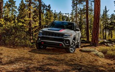 Jeep Compass vừa chốt giá 575 triệu đồng có gì để cạnh tranh với đối thủ Ford Bronco Sport