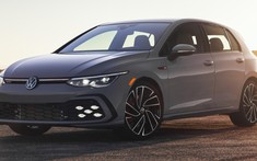 Volkswagen Golf GTI 2022 trình làng với động cơ mạnh mẽ, phả hơi nóng lên Mazda3
