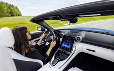 Mercedes-Benz hé lộ thiết kế của "xe dân chơi" Mercedes-AMG SL 2022 với nội thất 2+2