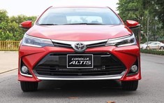 Toyota Corolla Altis lại giảm giá sâu tại các đại lý, giá bán thực tế chỉ từ 688 triệu đồng