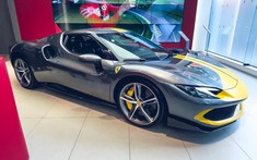 Video: Vẻ đẹp của siêu xe Ferrari 296 GTB đầu tiên trên thế giới lộ diện ở đường phố