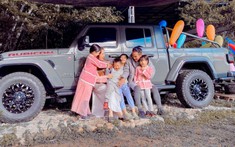Lý Hải tậu Jeep Gladiator Rubicon sau thành công vang dội của Lật Mặt 5