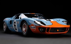 Mỗi mô hình xe đua Ford GT40 cực chi tiết này có giá tới 300 triệu đồng