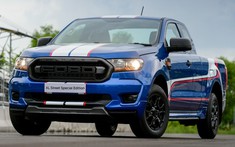 Vén màn Ford Ranger 2021 với màu sơn như xe đua và lưới tản nhiệt giống Ranger Raptor