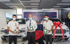 Không phải Mercedes-Benz GLC, Hyundai Santa Fe 2021 mới là lựa chọn của "lá chắn thép" đội tuyển Việt Nam