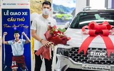 "Lá chắn thép" Đình Trọng nhận xe Hyundai Santa Fe 2021