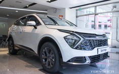 Ngắm thiết kế "bằng xương, bằng thịt" của Kia Sportage 2022 tại đại lý, sẵn sàng đối đầu Honda CR-V